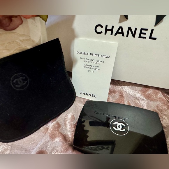 CHANEL Double Perfection Compact SPF 10 - 80 Medium Beige - Contour - Picture 1 of 13
